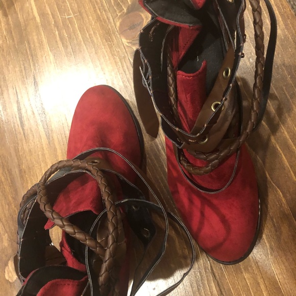 HP ⭐️ Red Strappy Ankle Booties - Picture 5 of 6